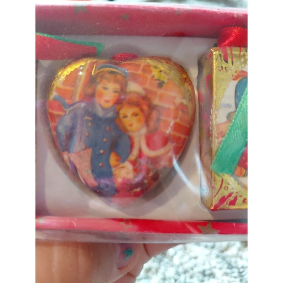 (6) Boxes Vintage Christmas Ornaments Foil/Paper Covered Ornaments w/Ribbon Rare - Picture 6 of 16